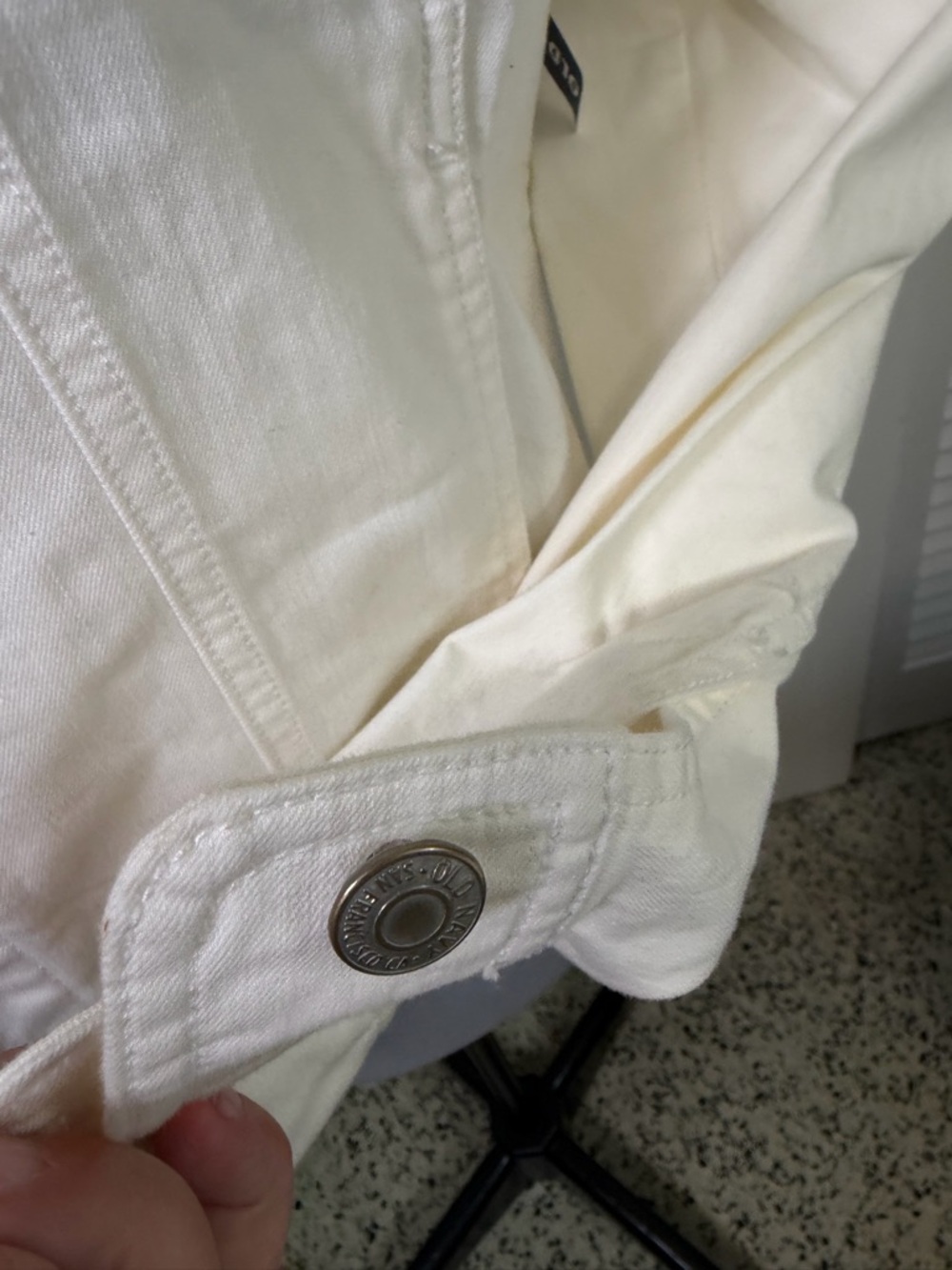 Old Navy Classic White Women's Denim Jacket - Lightweight Button-Up - Picture 4 of 7